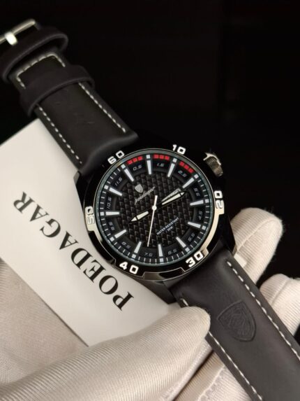 Poedagar 895 Luminous Leather Watch For Men (Black)